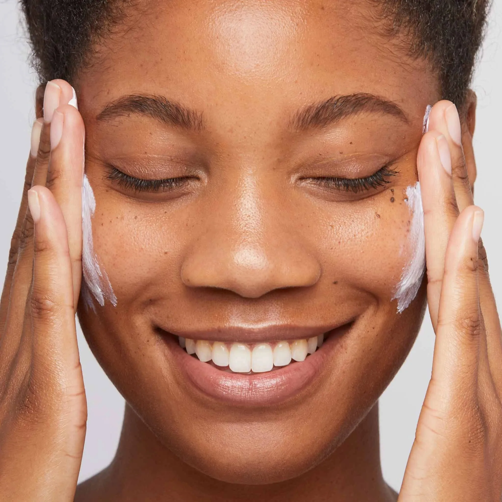 invisible physical defense mineral sunscreen spf 30