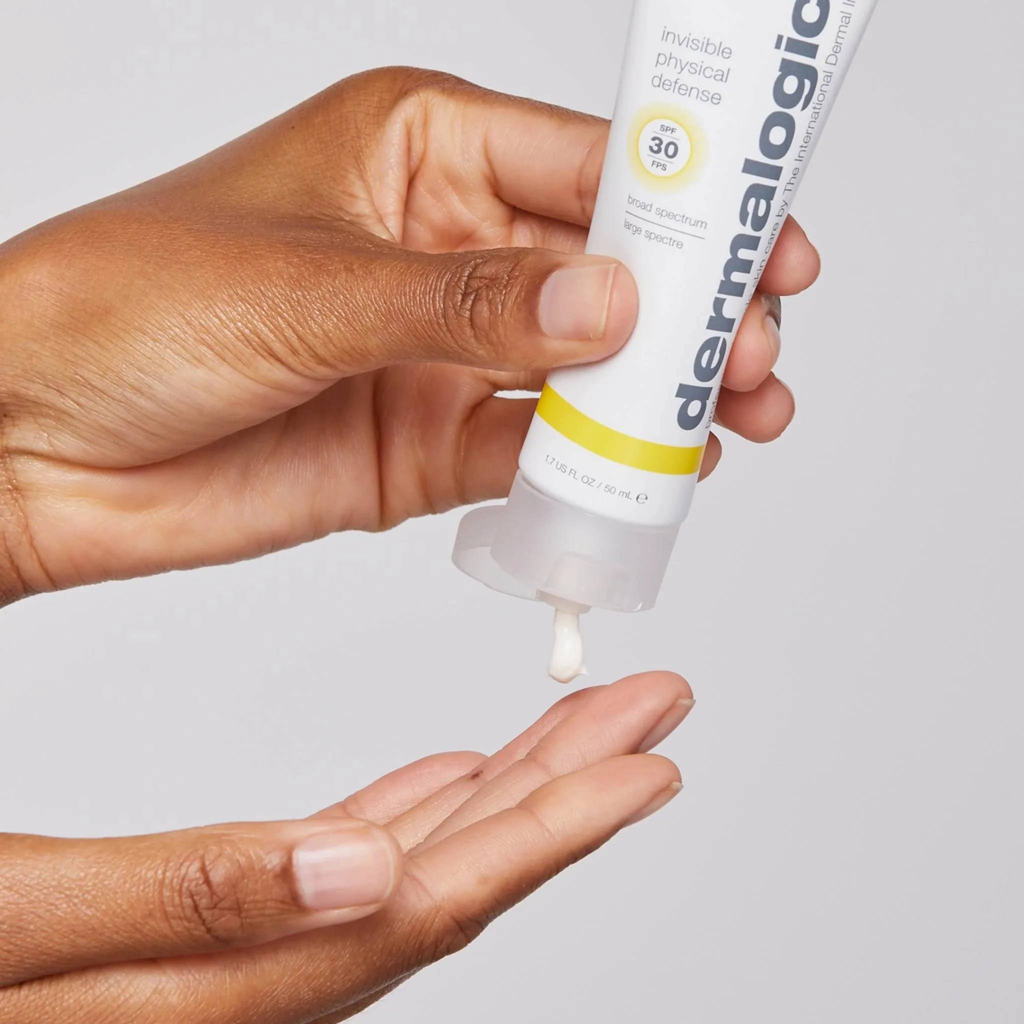 invisible physical defense mineral sunscreen spf 30