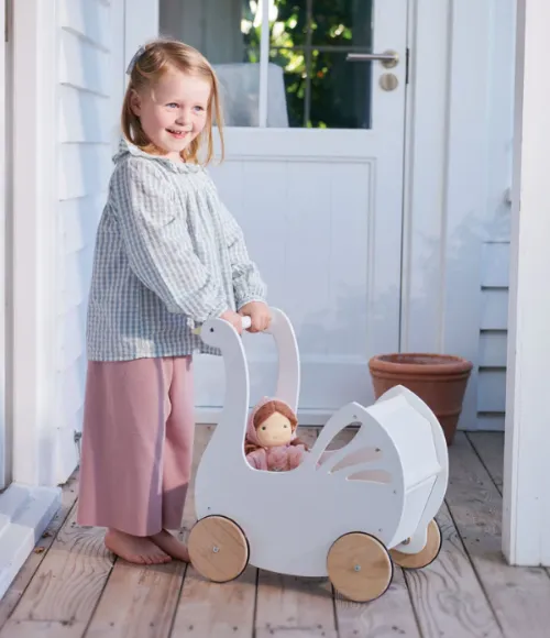 Sweet Swan Pram